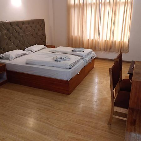 Hotel Dimbir Regency Leh Buitenkant foto